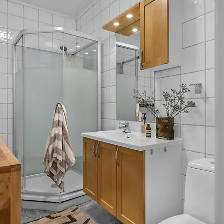 Cozy With Three Bedrooms And Parking * Tromsø